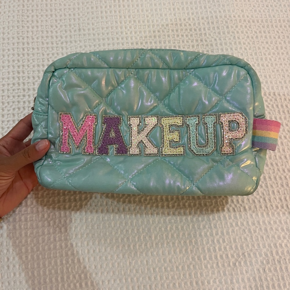 MAKEUP COSMETIC POUCH
